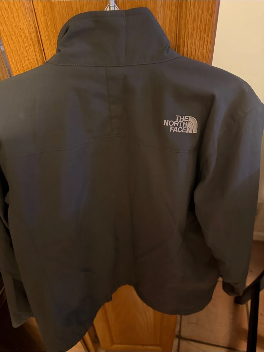 Boys The North Face Men's Dark Gray Softshell Jacket size 10/12